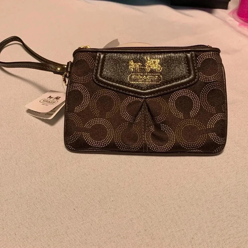 COACH Wristlet,NWT.
